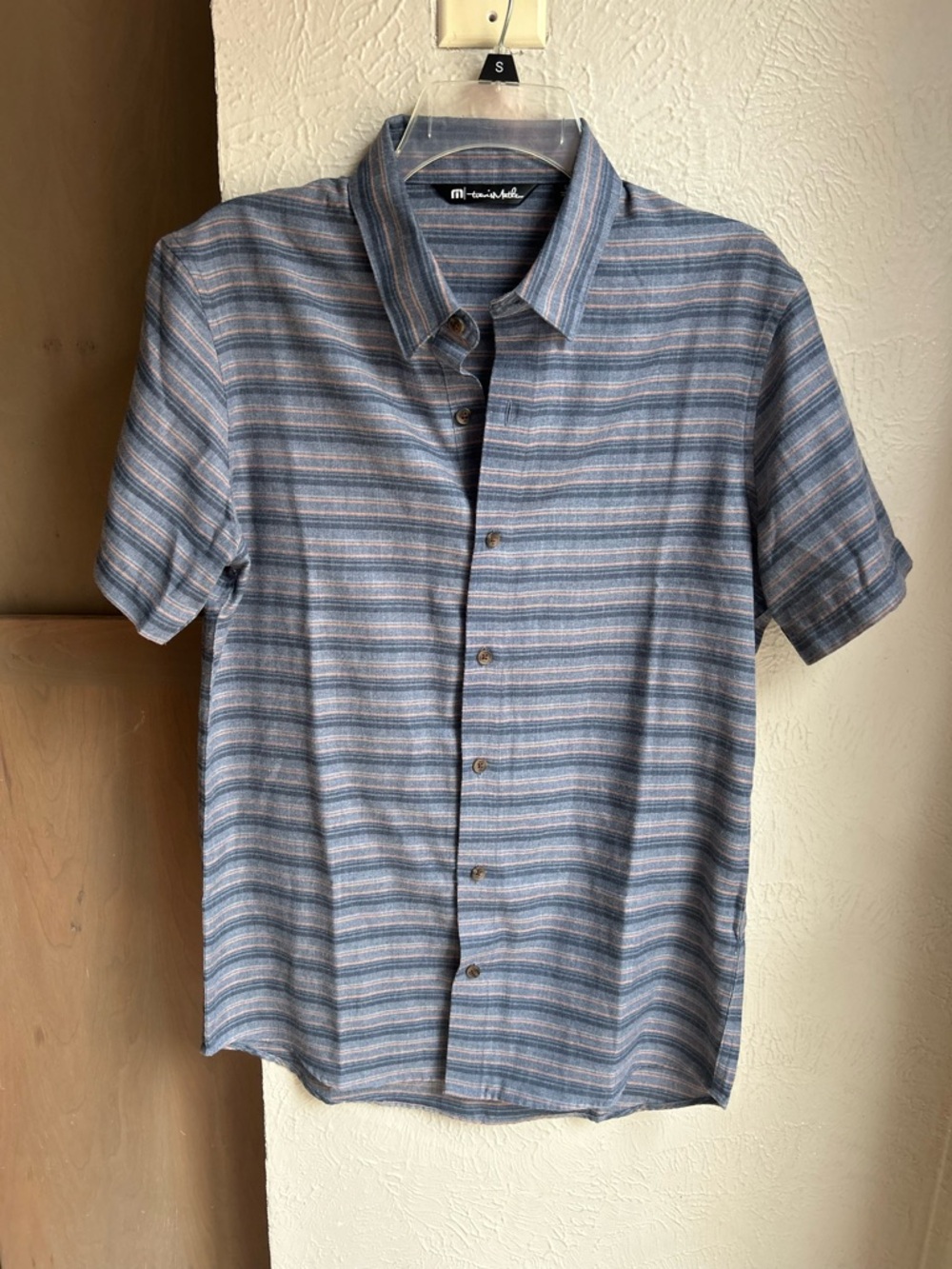 Travis Mathew soft striped button up size Small